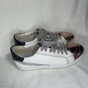 Dolce Vita Sneakers- Rose Gold Metallic Women’s 7.5- EUC!!